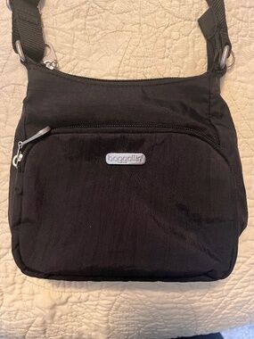 Baggallini Small Joey Crossbody Black